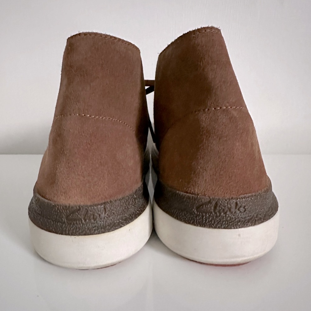 Clarks Men's CourtLite DBT Cognac Suede 26165551 Size 10 Boots Desert Boots - Picture 6 of 9